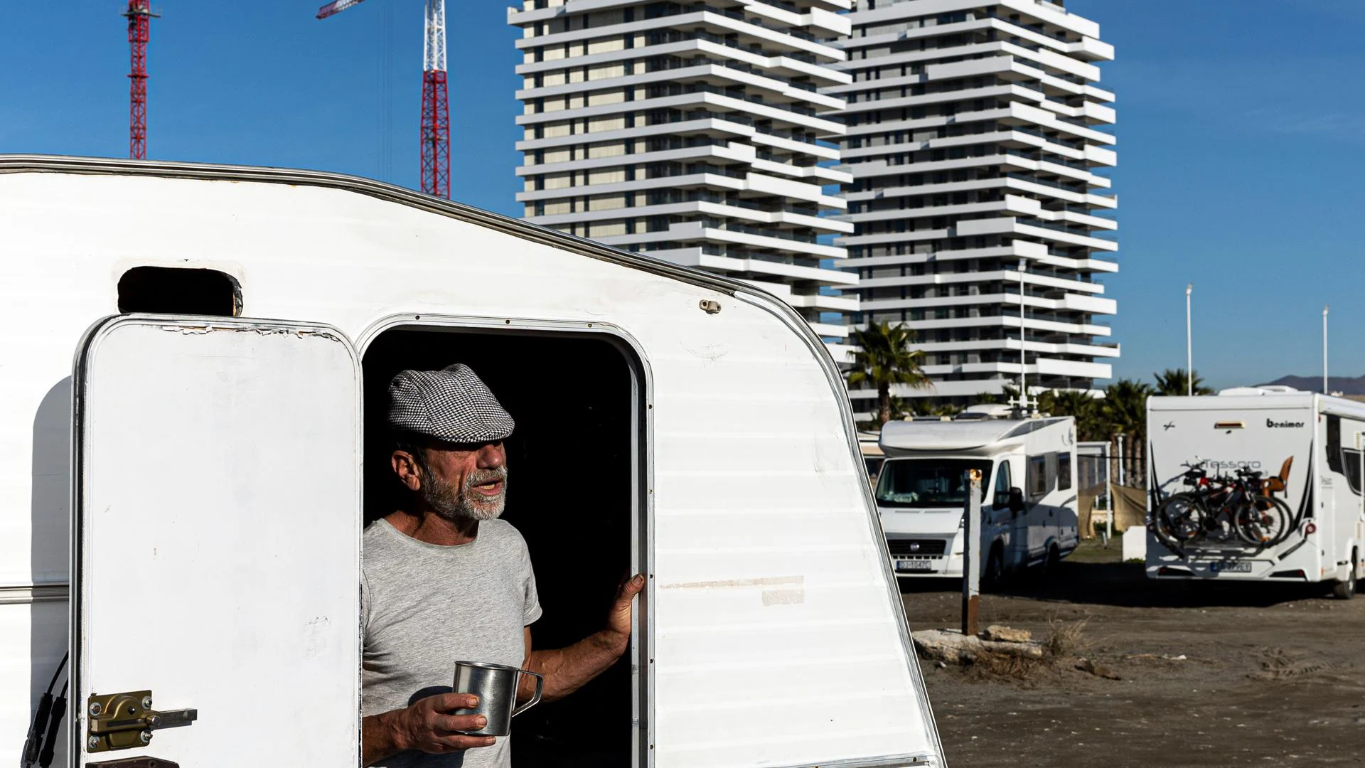 Con la casa a cuestas Qui n vive en una autocaravana en M laga